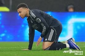 国足主场响起我和我的祖国