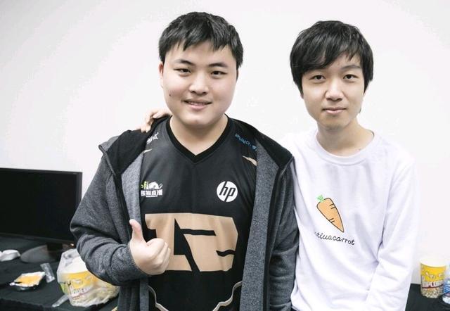 后防线的稳 后防线的稳