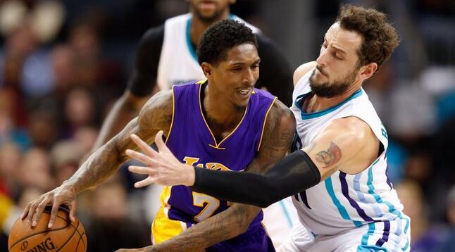 全队传球成 全队传球成